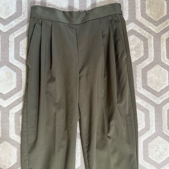 LOWRYS FARM Pleated Tapered Pants in Army Green M - Picture 8 of 16